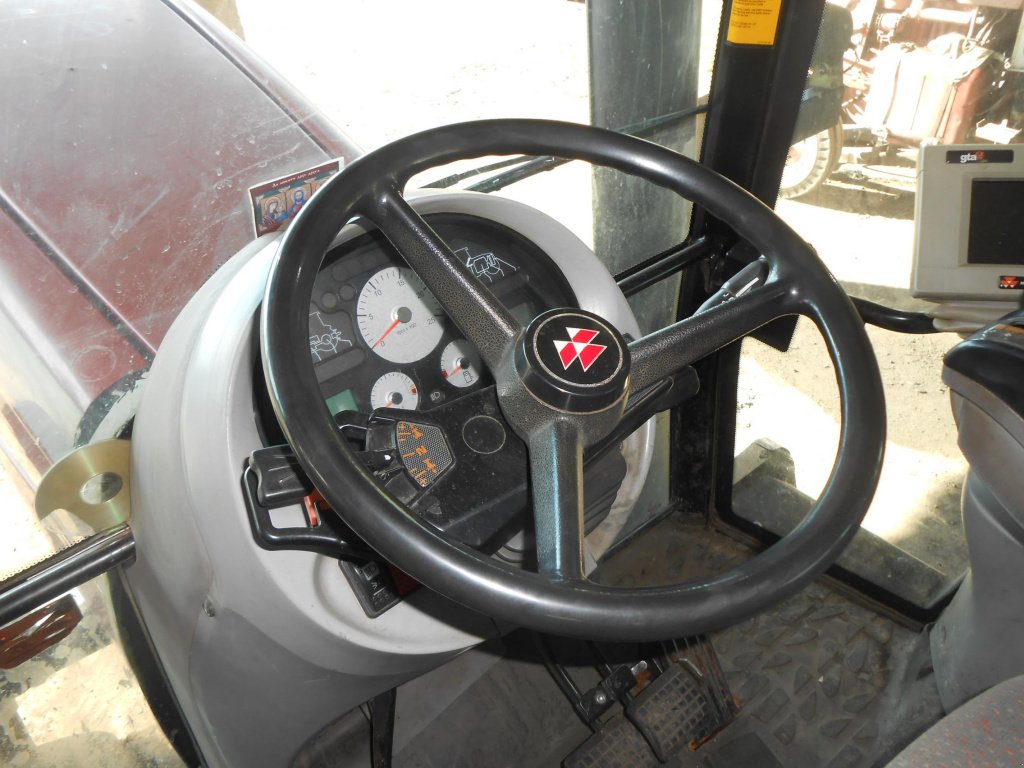 Oldtimer-Traktor Türe ait Massey Ferguson 8480, Neumaschine içinde Харків (resim 9)