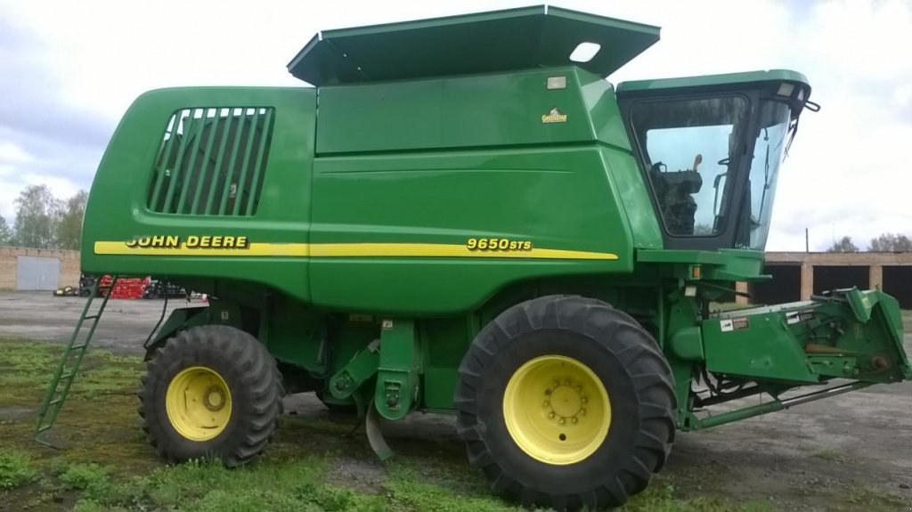 Oldtimer-Mähdrescher a típus John Deere 9650 STS,  ekkor: Маріуполь (Kép 2)