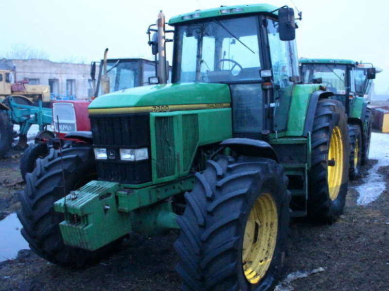 Oldtimer-Traktor typu John Deere 7700,  w Миколаїв