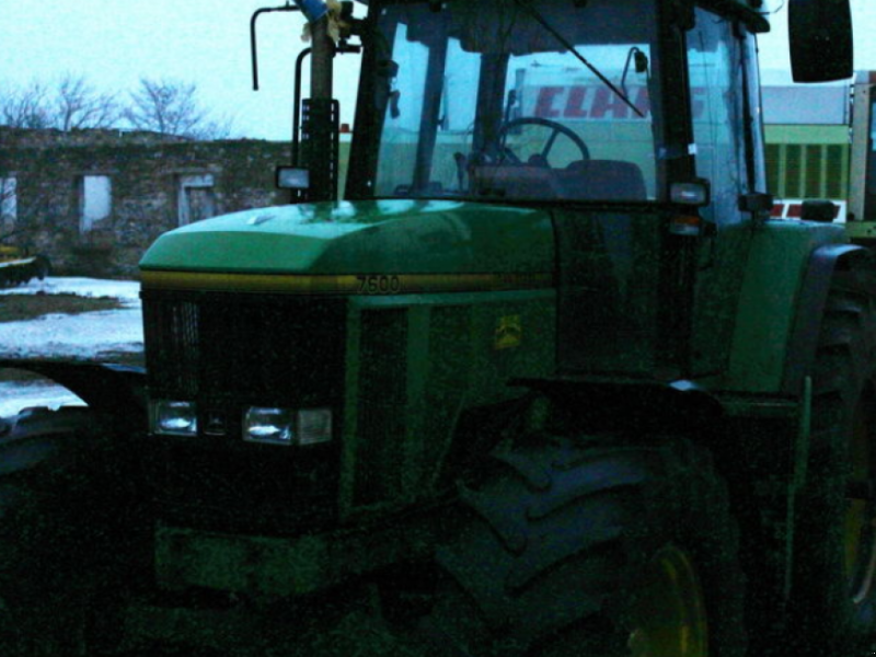 Oldtimer-Traktor typu John Deere 7600, Neumaschine w Миколаїв