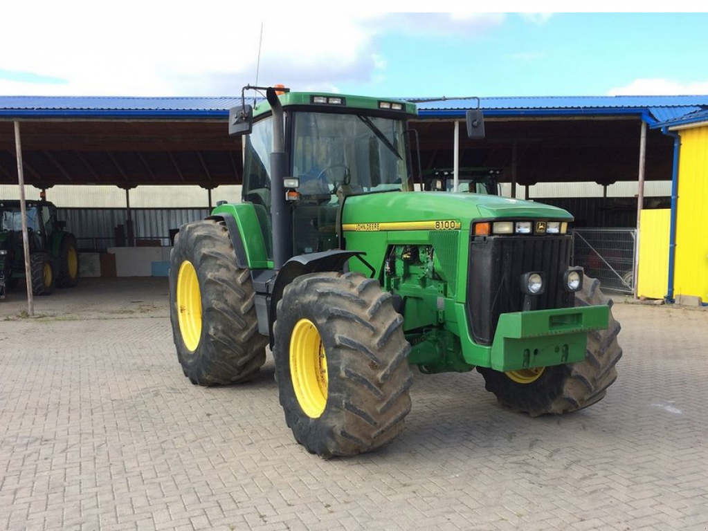 Oldtimer-Traktor typu John Deere 8100, Neumaschine v Київ (Obrázek 2)