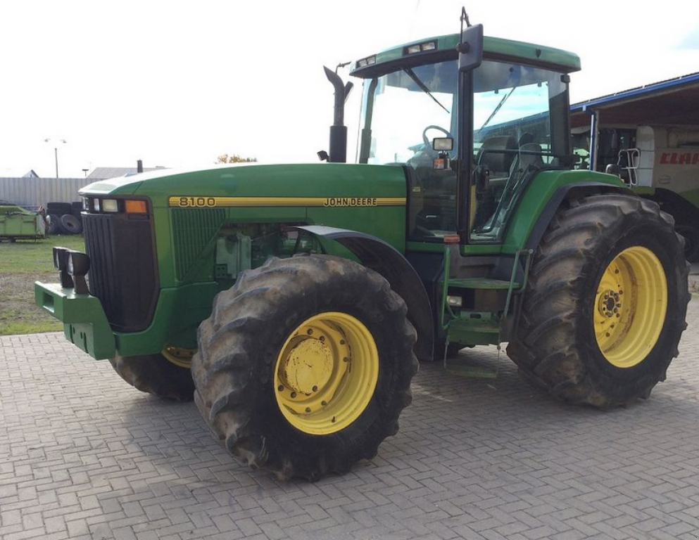 Oldtimer-Traktor typu John Deere 8100, Neumaschine v Київ (Obrázek 1)