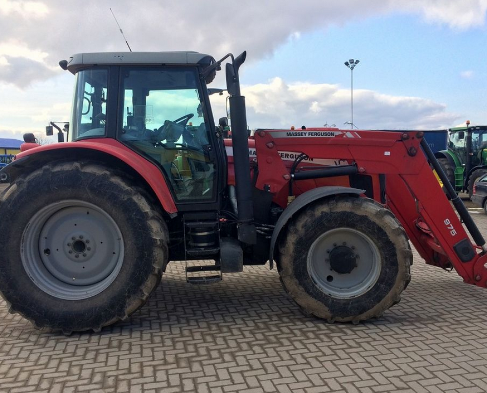 Oldtimer-Traktor typu Massey Ferguson 6480 A, Neumaschine v Київ (Obrázek 1)