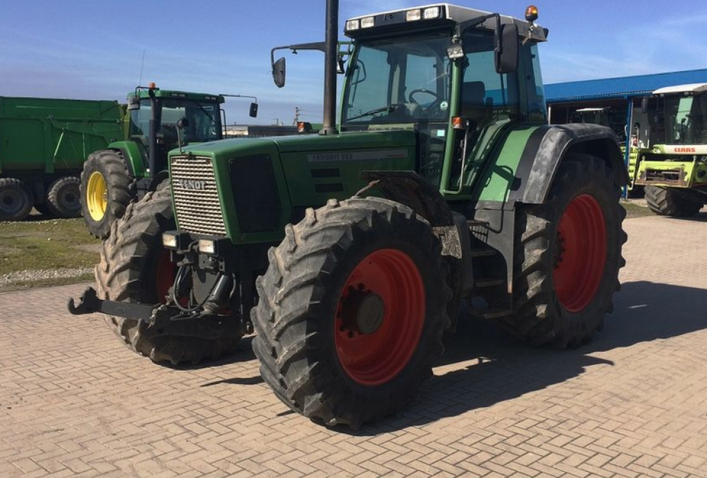 Oldtimer-Traktor des Typs Fendt Favorit 822, Neumaschine in Київ (Bild 5)
