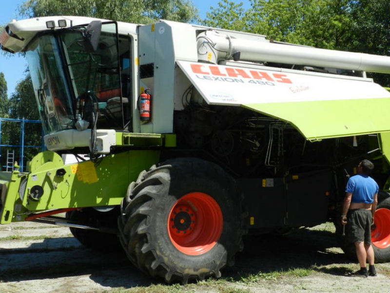 Oldtimer-Mähdrescher of the type CLAAS Lexion 480 Evolution, Neumaschine in Київ (Picture 1)