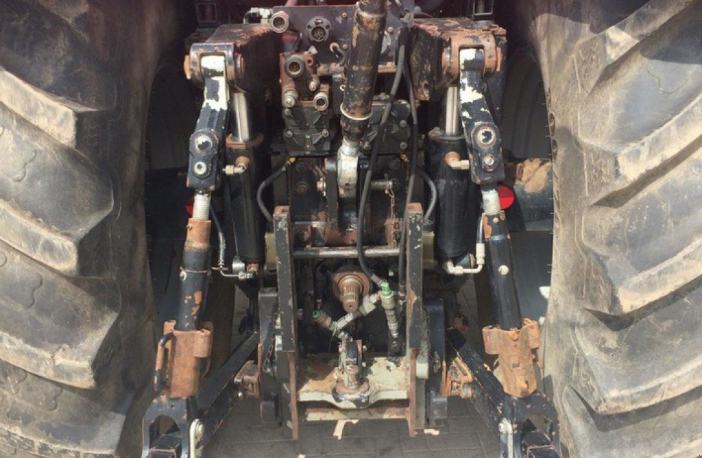 Oldtimer-Traktor van het type Case IH Magnum 310, Neumaschine in Київ (Foto 2)