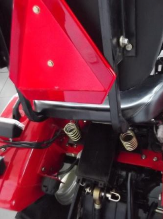 Hopfentraktor a típus Mitsubishi MT 180D, Neumaschine ekkor: Глеваха (Kép 4)