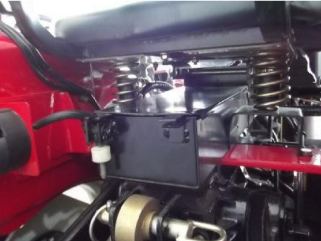 Hopfentraktor a típus Mitsubishi MT 180D, Neumaschine ekkor: Глеваха (Kép 7)