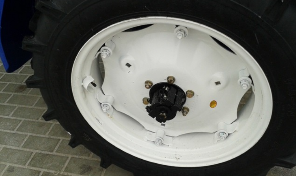 Hopfentraktor a típus LOVOL TE 244, Neumaschine ekkor: Глеваха (Kép 3)