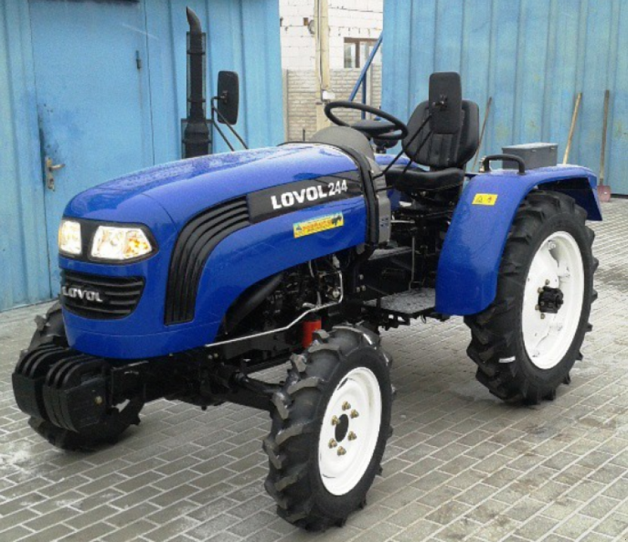 Hopfentraktor a típus LOVOL TE 244, Neumaschine ekkor: Глеваха (Kép 4)