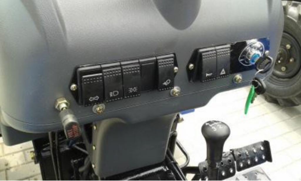 Hopfentraktor a típus Jinma 264 E, Neumaschine ekkor: Глеваха (Kép 10)