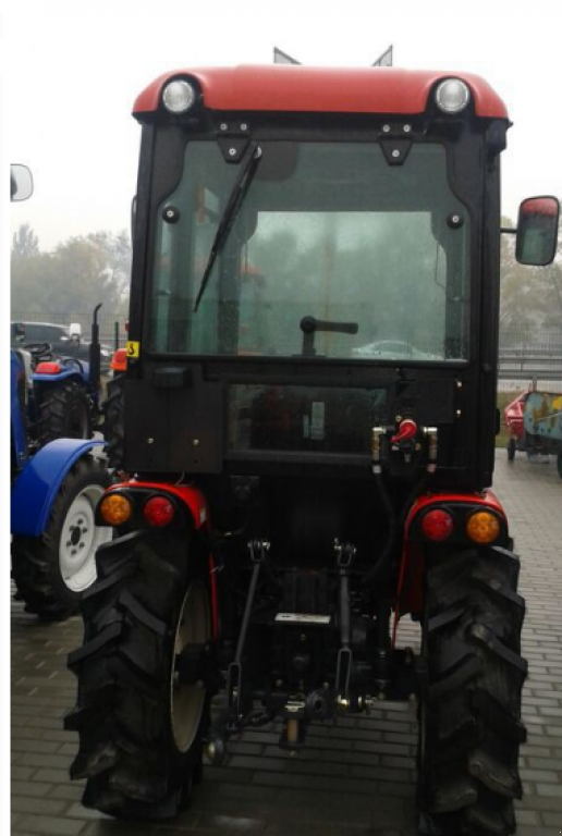 Hopfentraktor typu Branson 2100 4WD, Neumaschine v Глеваха (Obrázek 5)