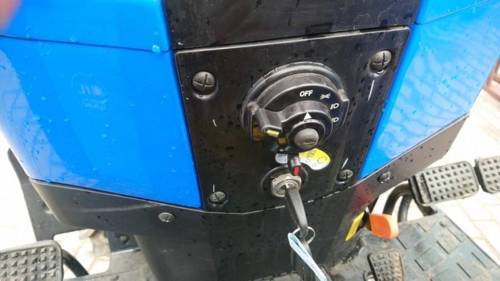 Hopfentraktor typu Solis 26, Neumaschine v Глеваха (Obrázek 2)