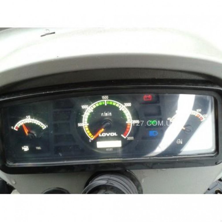 Hopfentraktor a típus LOVOL Lovol 244, Neumaschine ekkor: Глеваха (Kép 6)