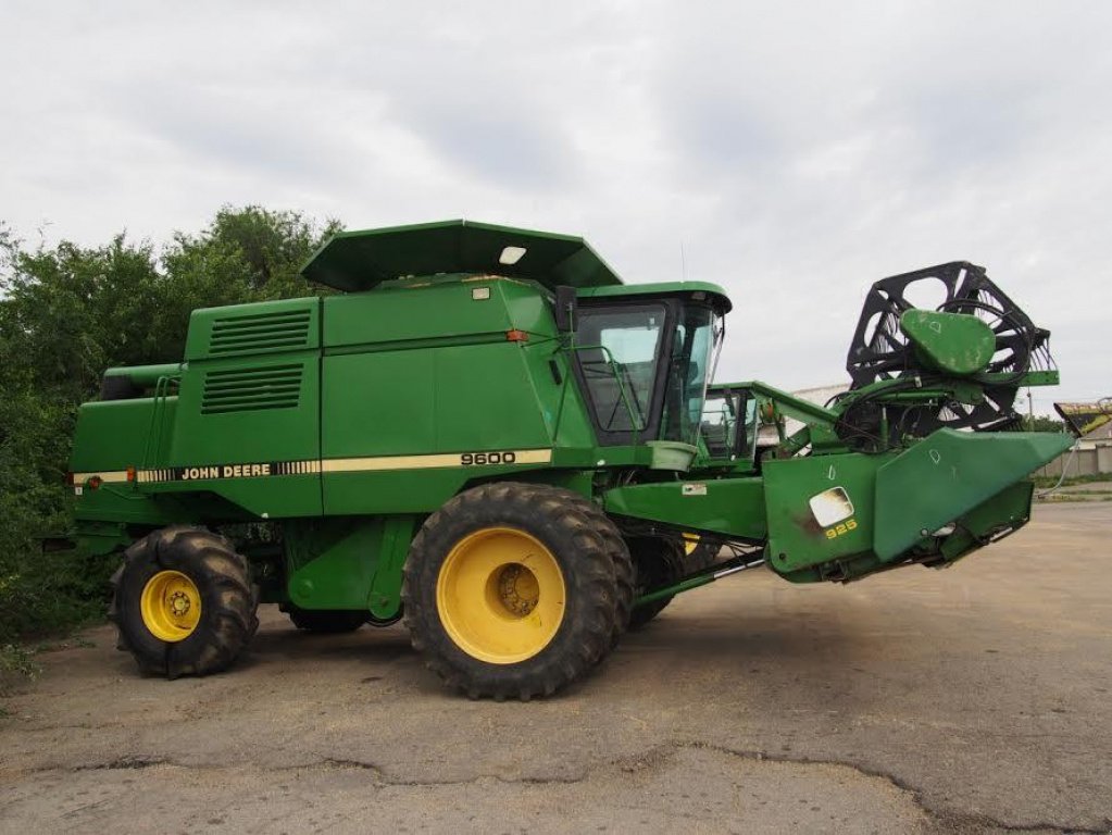 Oldtimer-Mähdrescher a típus John Deere 9600, Neumaschine ekkor: Не обрано (Kép 2)