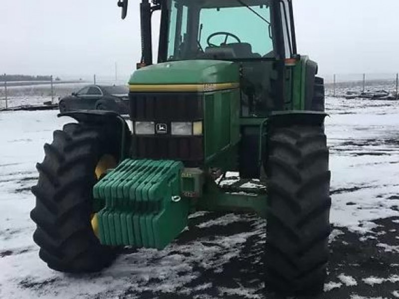 Oldtimer-Traktor del tipo John Deere 6800, Neumaschine In Луцьк (Immagine 1)