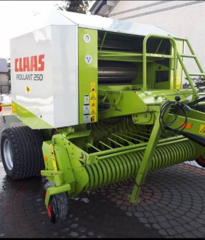 Rundballenpresse typu CLAAS Rollant 250 Roto Cut,  v Луцьк (Obrázek 3)