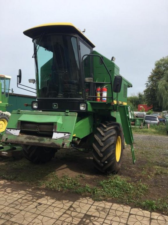 Oldtimer-Mähdrescher des Typs John Deere 1055, Neumaschine in Луцьк (Bild 6)