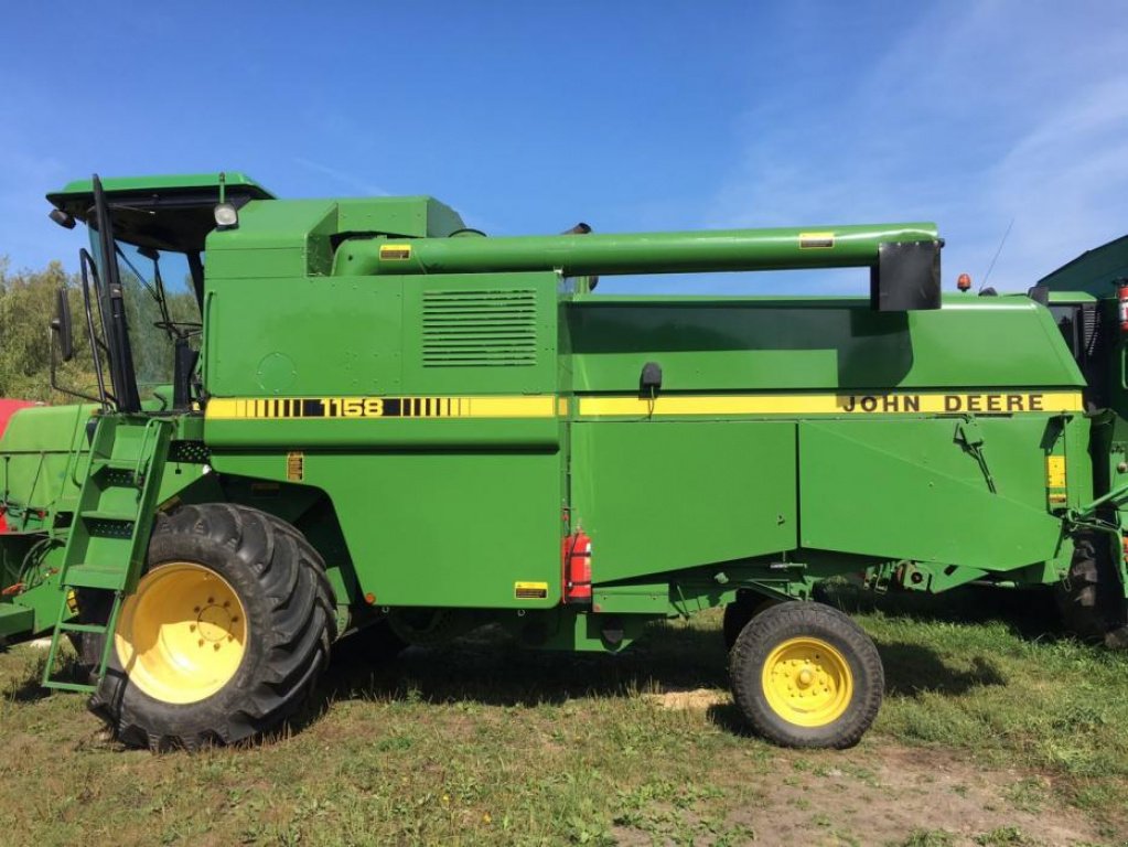 Oldtimer-Mähdrescher des Typs John Deere 1158, Neumaschine in Луцьк (Bild 8)