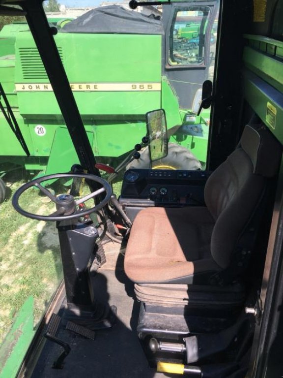 Oldtimer-Mähdrescher des Typs John Deere 1158, Neumaschine in Луцьк (Bild 6)