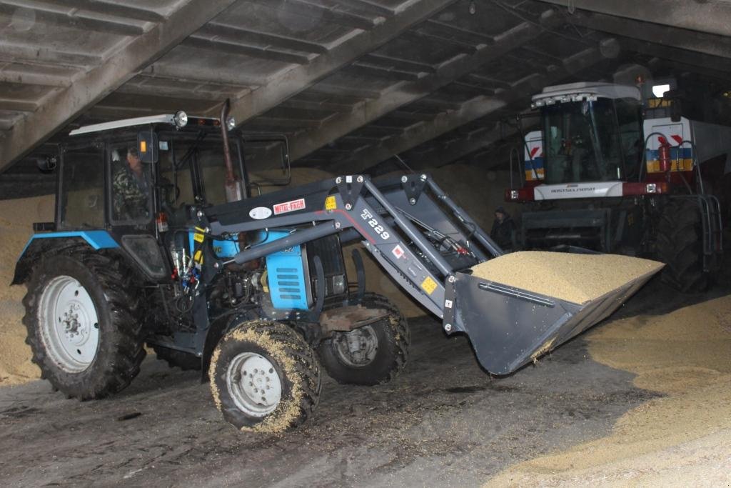 Frontlader of the type Metal-Fach Т229-D15, Neumaschine in Львів (Picture 2)