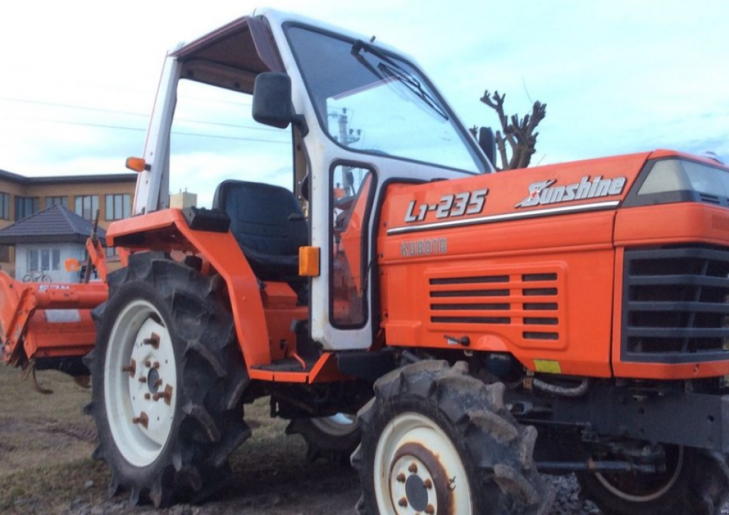 Hopfentraktor tipa Kubota L1-235, Neumaschine u Луцьк (Slika 1)