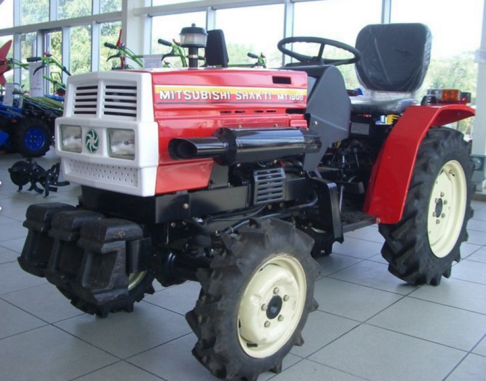 Hopfentraktor a típus Mitsubishi MT 180D, Neumaschine ekkor: Київ (Kép 2)