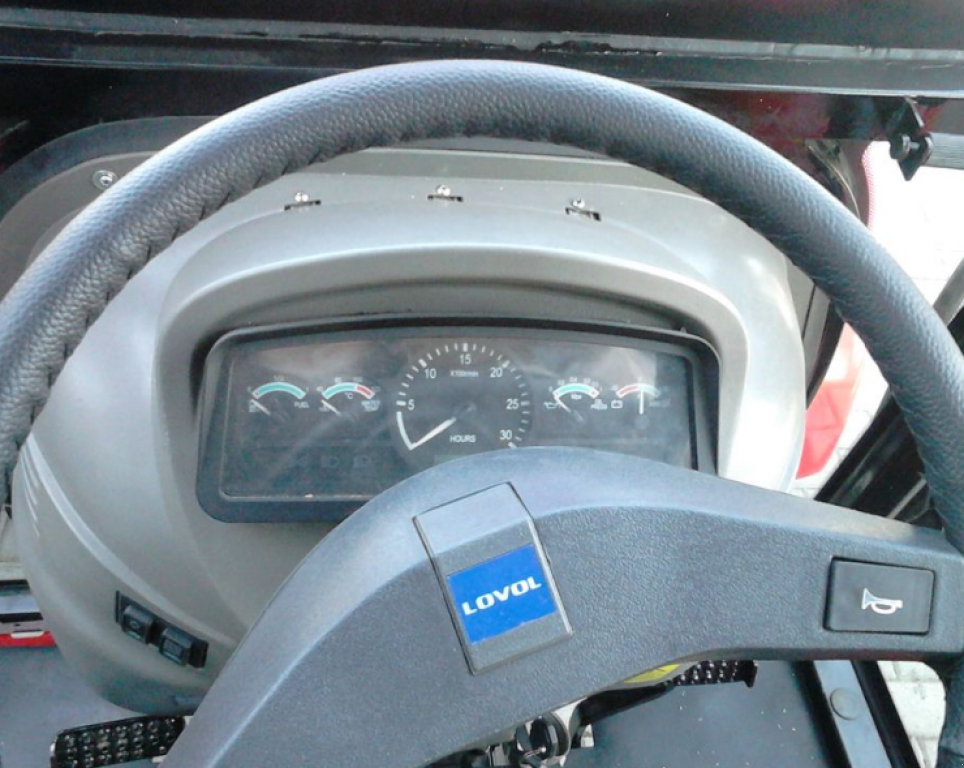 Hopfentraktor a típus LOVOL 244 С, Neumaschine ekkor: Київ (Kép 9)