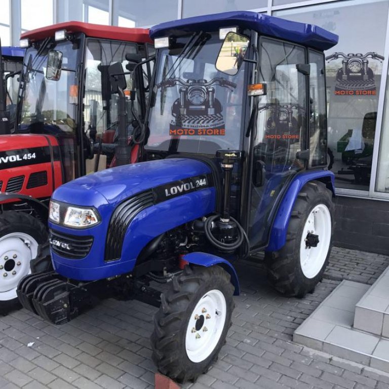 Hopfentraktor typu LOVOL Lovol TE 244, Neumaschine v Білогородка (Obrázek 1)