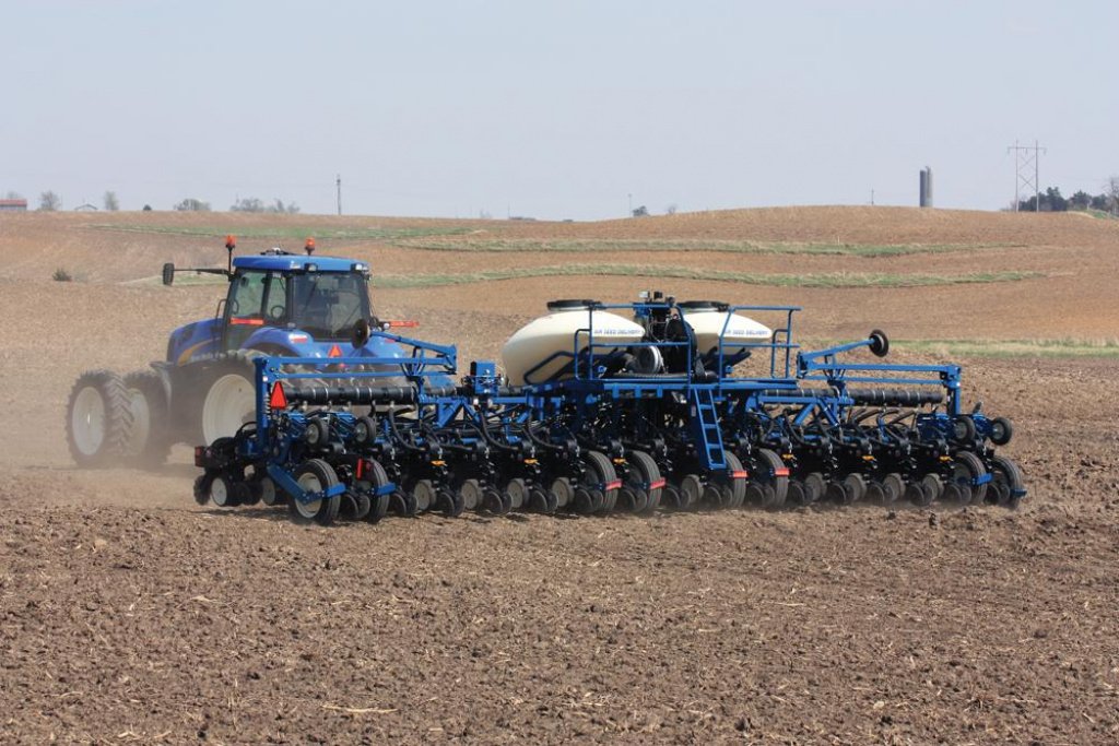 Gareeggenfelder typu Kinze 3600,  v Київ (Obrázek 2)