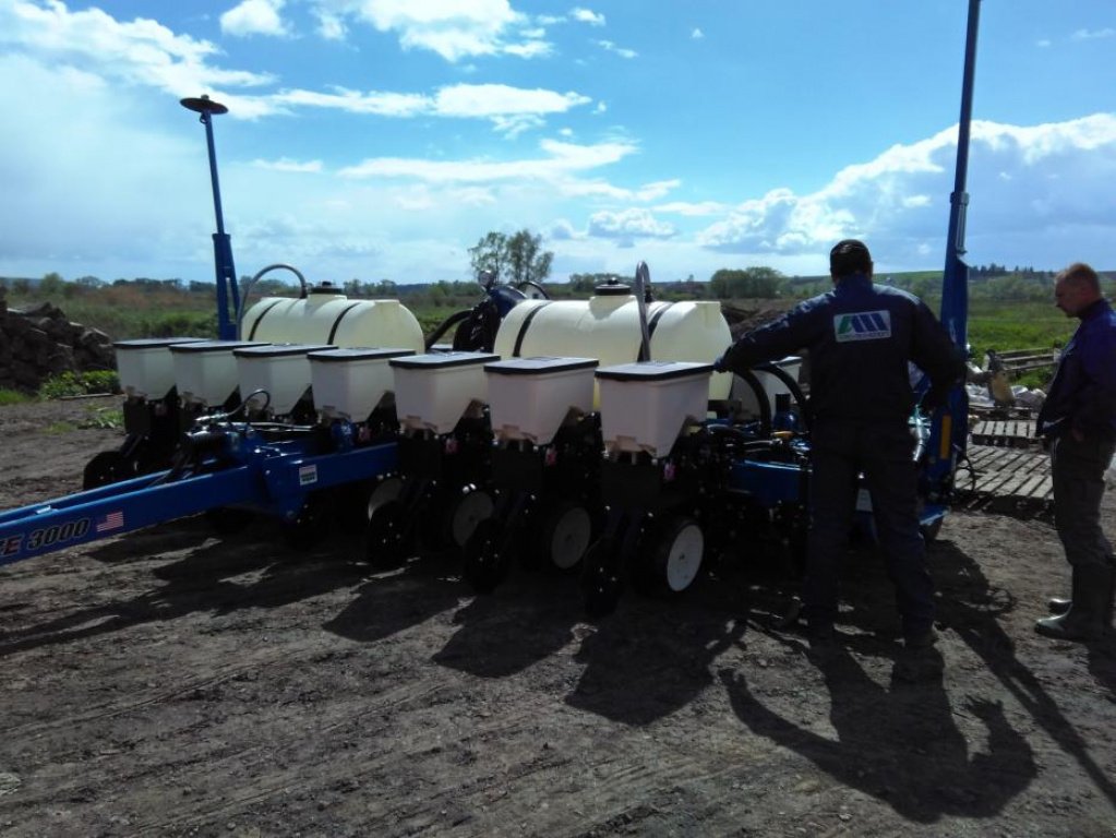 Gareeggenfelder typu Kinze 3600,  v Київ (Obrázek 4)