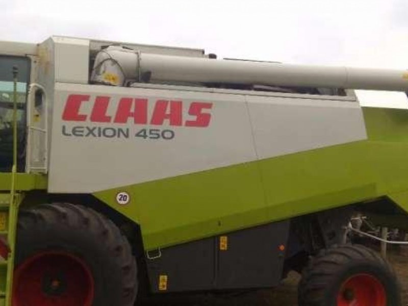 Oldtimer-Mähdrescher of the type CLAAS Lexion 450, Neumaschine in Приморськ (Picture 1)
