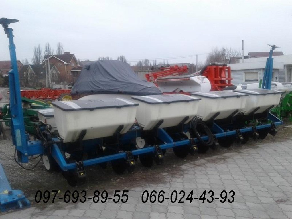 Direktsaatmaschine of the type Kinze 3000,  in Дніпропетровськ (Picture 2)