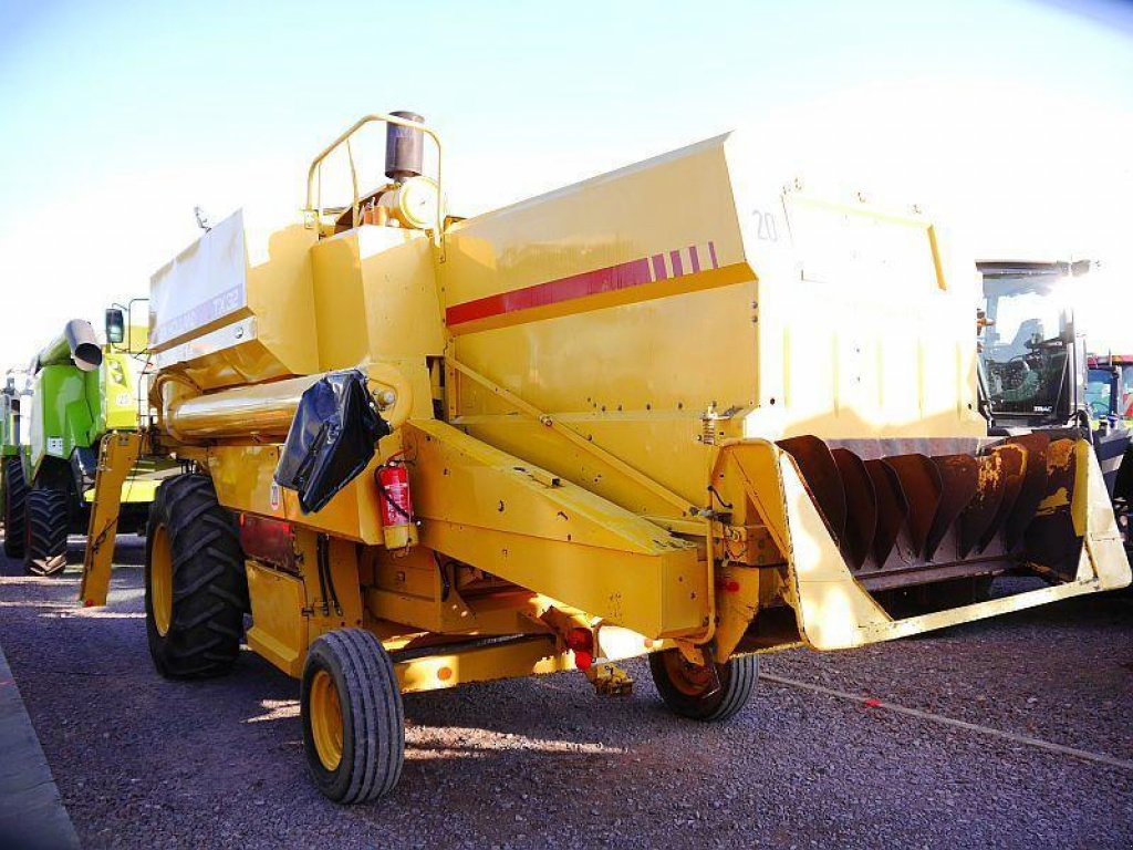 Oldtimer-Mähdrescher tipa New Holland TX32, Neumaschine u Володарка (Slika 12)