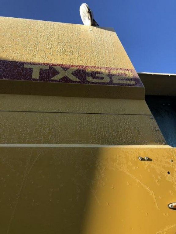 Oldtimer-Mähdrescher tipa New Holland TX32, Neumaschine u Володарка (Slika 5)