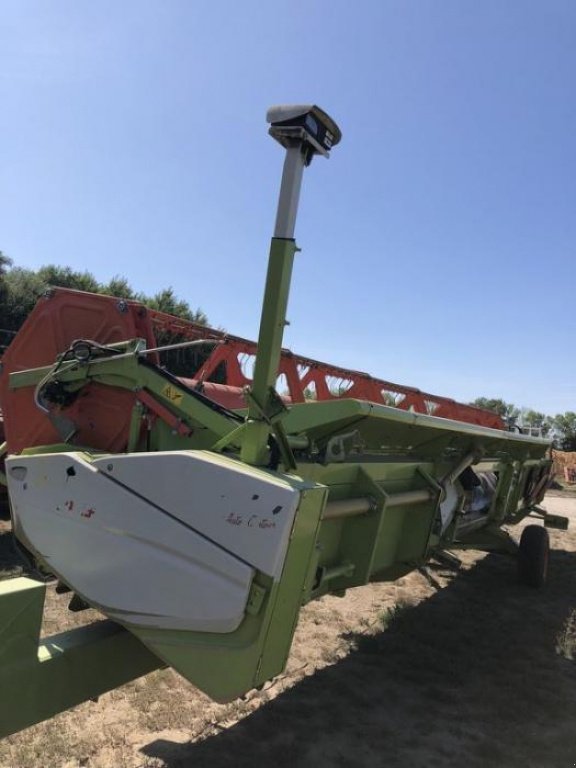 Oldtimer-Mähdrescher van het type CLAAS Lexion 580, Neumaschine in Володарка (Foto 7)