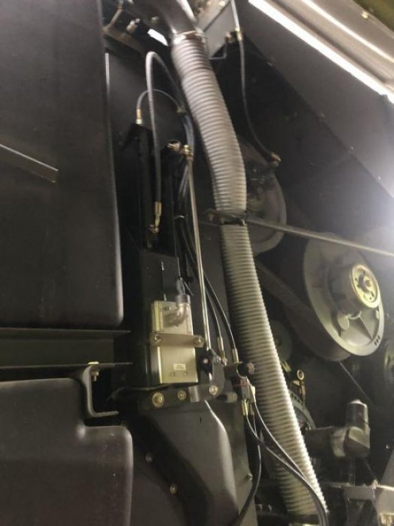 Oldtimer-Mähdrescher typu CLAAS Lexion 460, Neumaschine v Володарка (Obrázek 4)