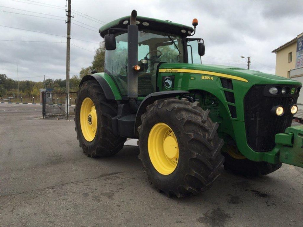 Oldtimer-Traktor typu John Deere 8295R, Neumaschine w Володарка (Zdjęcie 11)