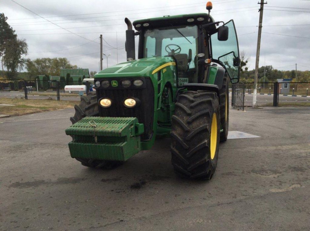 Oldtimer-Traktor typu John Deere 8295R, Neumaschine v Володарка (Obrázek 10)