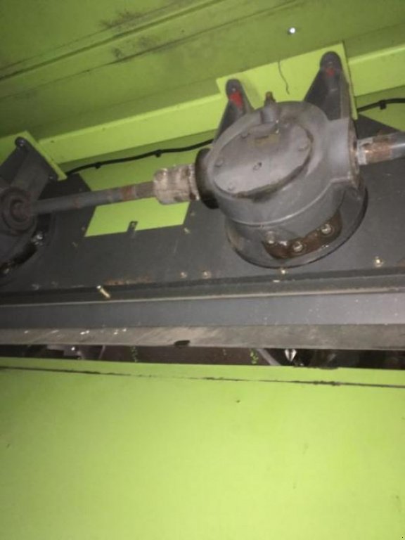 Oldtimer-Mähdrescher des Typs CLAAS Lexion 480, Neumaschine in Володарка (Bild 13)