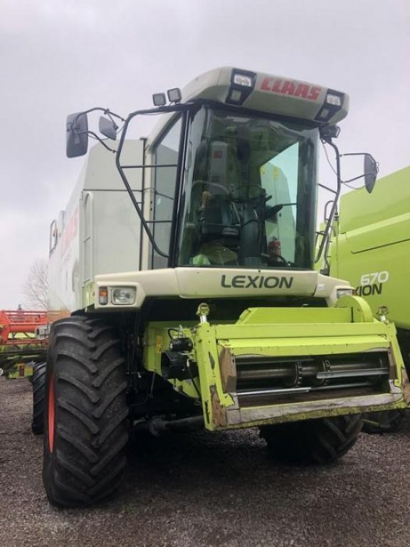 Oldtimer-Mähdrescher typu CLAAS Lexion 460, Neumaschine v Володарка (Obrázek 1)