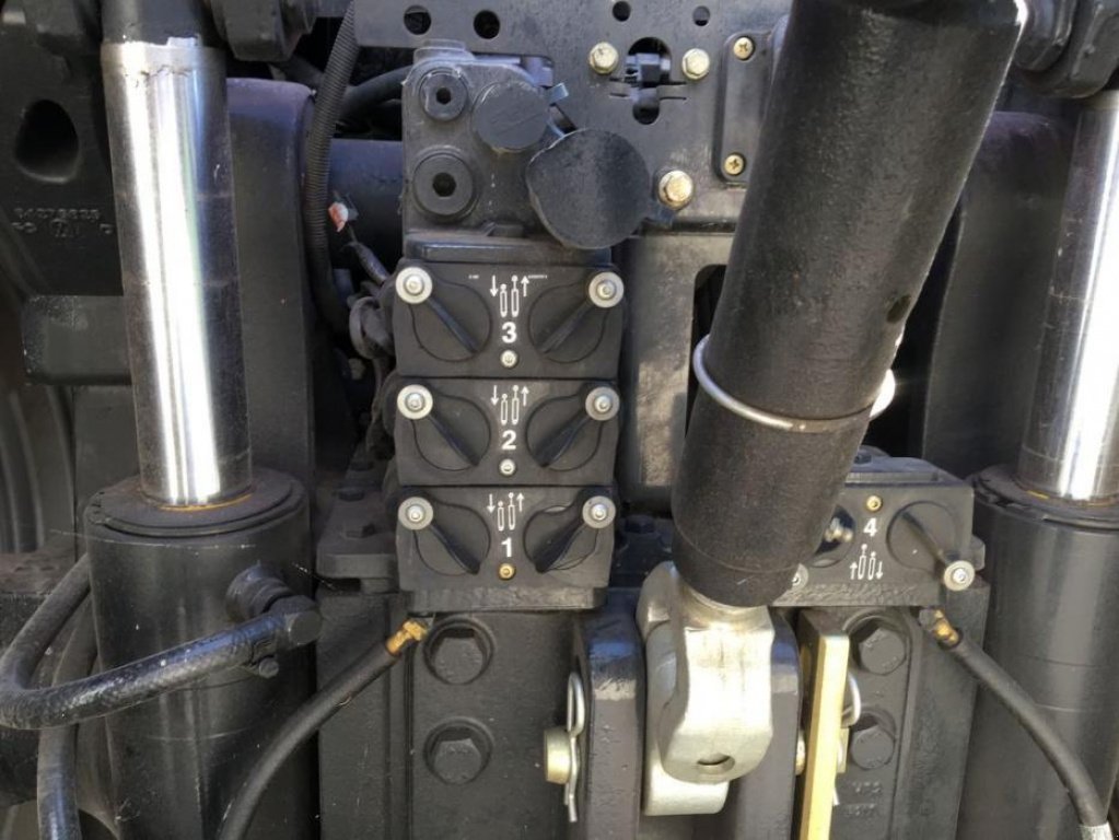 Oldtimer-Traktor typu Case IH Magnum 280, Neumaschine v Володарка (Obrázek 4)