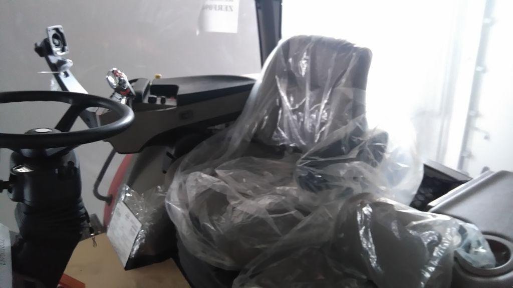 Oldtimer-Traktor typu Case IH Magnum 280, Neumaschine v Володарка (Obrázek 5)