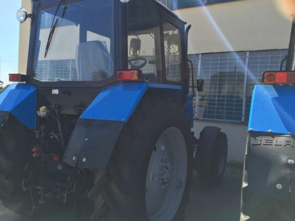 Oldtimer-Traktor typu Belarus Беларус-892, Neumaschine v Володарка (Obrázek 4)