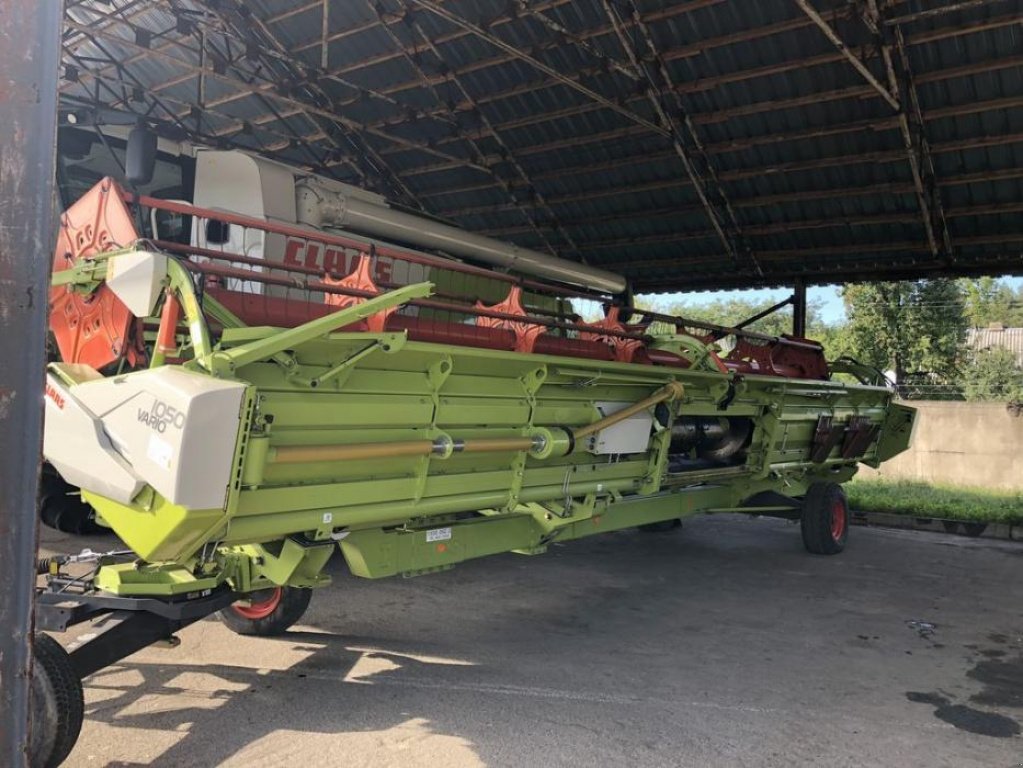 Oldtimer-Mähdrescher des Typs CLAAS Lexion 760, Neumaschine in Володарка (Bild 4)