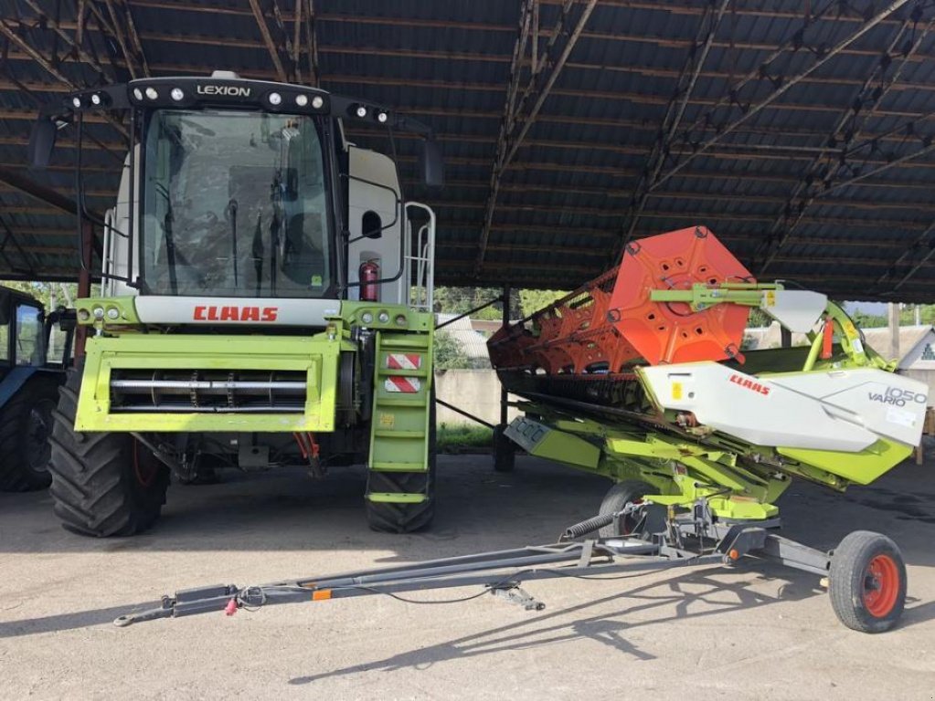 Oldtimer-Mähdrescher des Typs CLAAS Lexion 760, Neumaschine in Володарка (Bild 8)