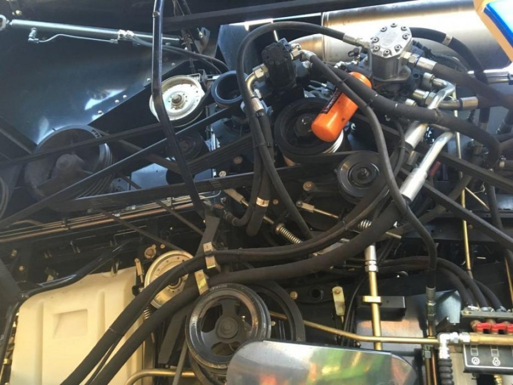 Oldtimer-Mähdrescher del tipo New Holland CR9080, Neumaschine In Володарка (Immagine 4)