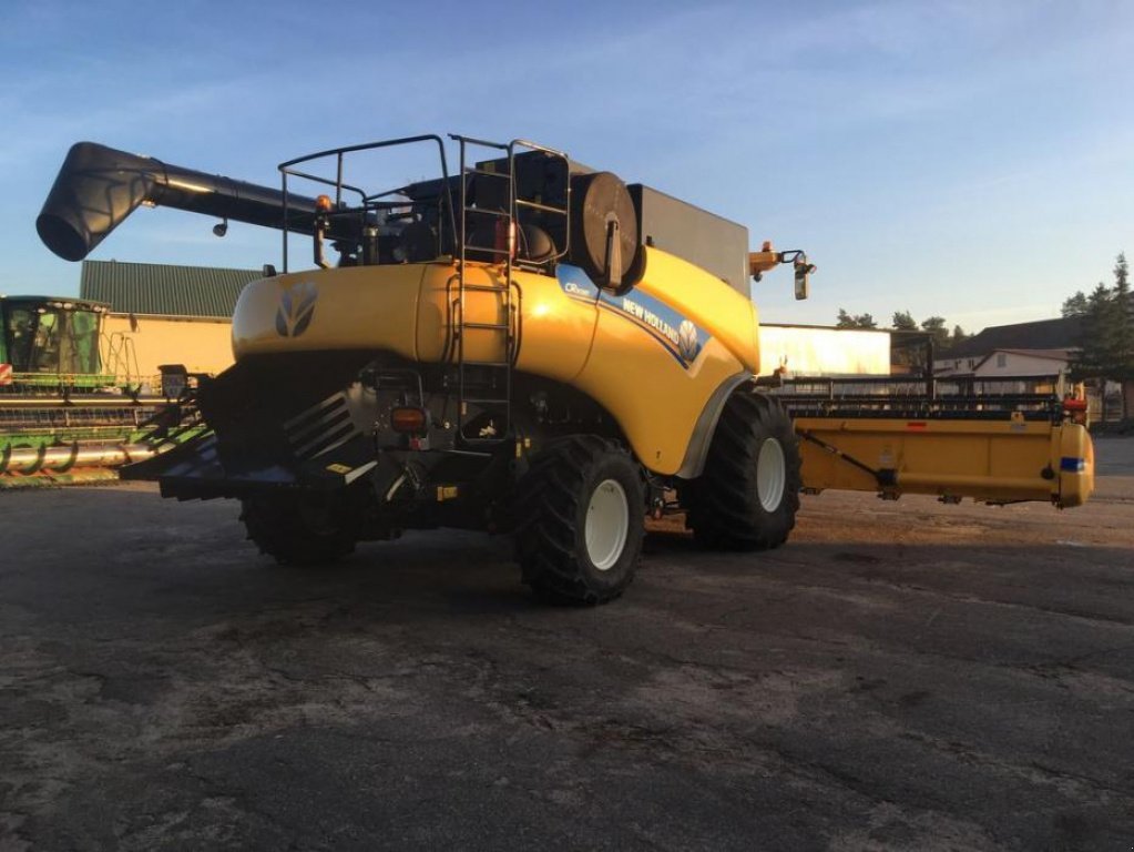 Oldtimer-Mähdrescher del tipo New Holland CR9080, Neumaschine In Володарка (Immagine 11)