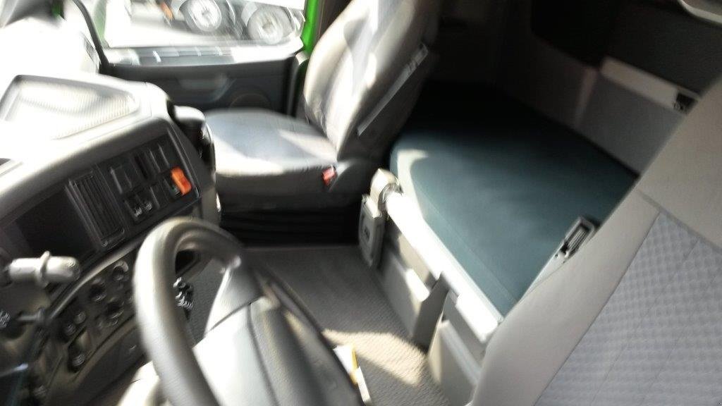 Muldenkipper typu Volvo FH13 4x2 T ADR, Neumaschine v Київ (Obrázek 7)