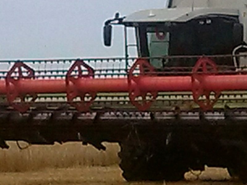 Schneidwerk of the type CLAAS V750,  in Саврань (Picture 1)